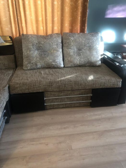 Продам диван угловой