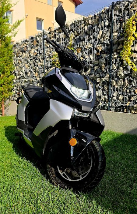 Maxi Scooter electric ZEEHO AE8S+ '24 Scuter