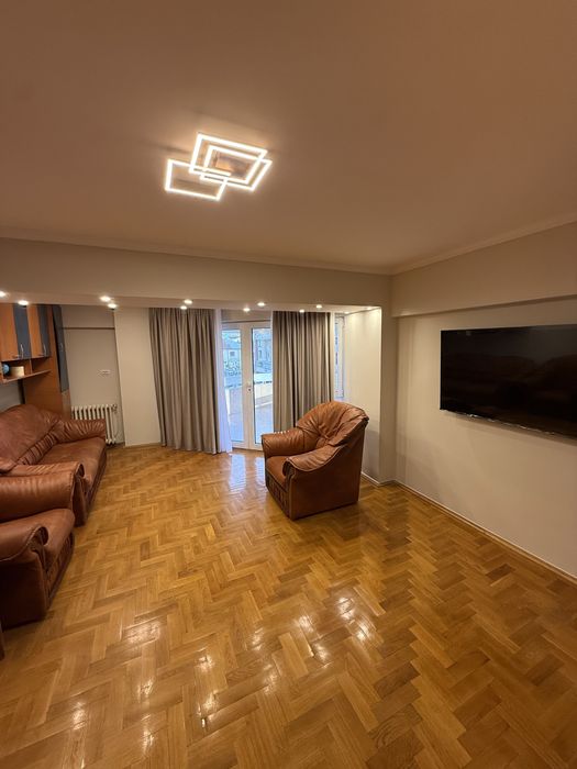 Inchiriez apartament 4 camere Centru  Vechi Craiova