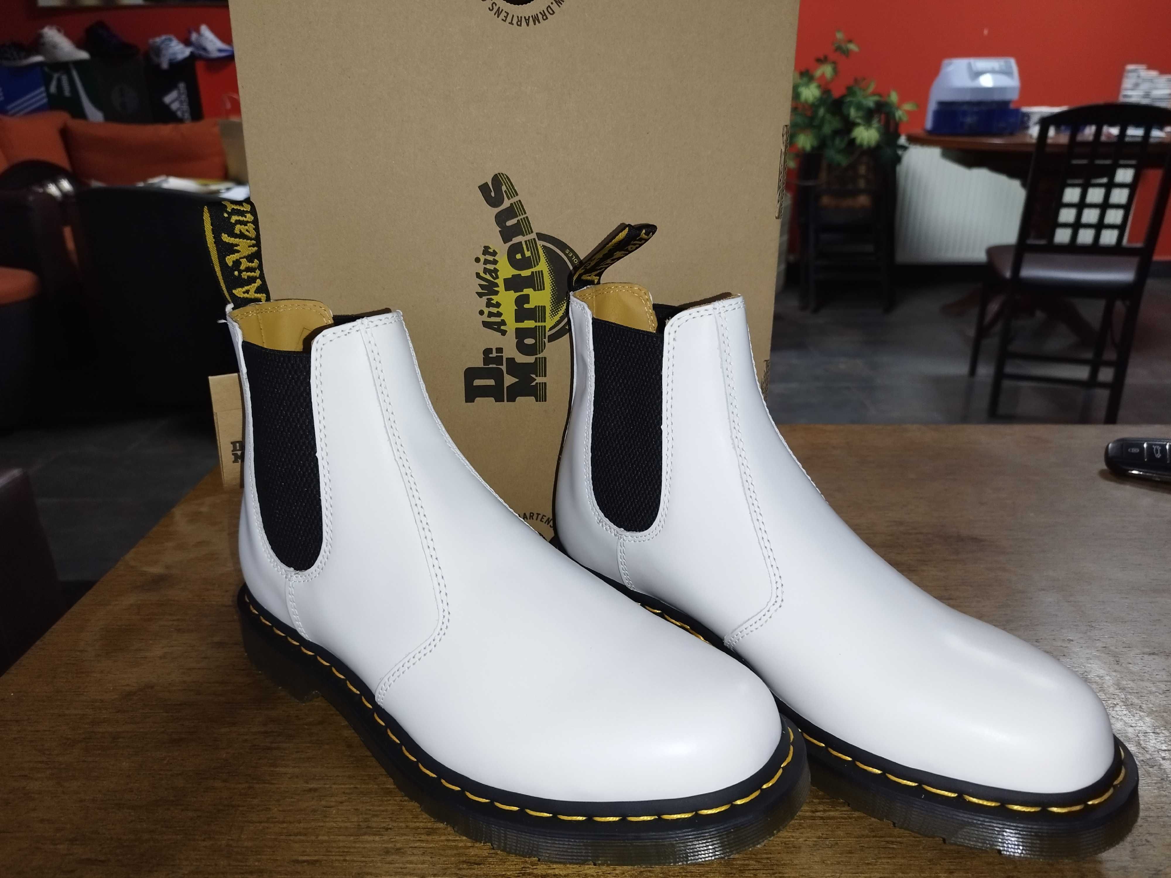 Dr. Martens Chelsea Boots white 43 100% original