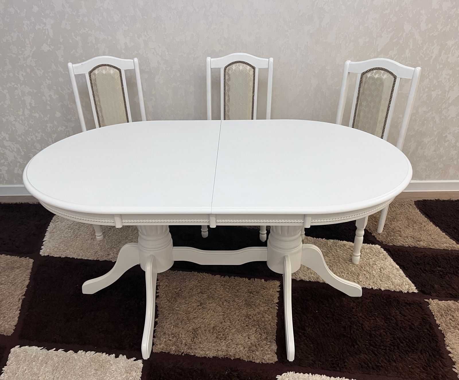 Продам белоснежный стол