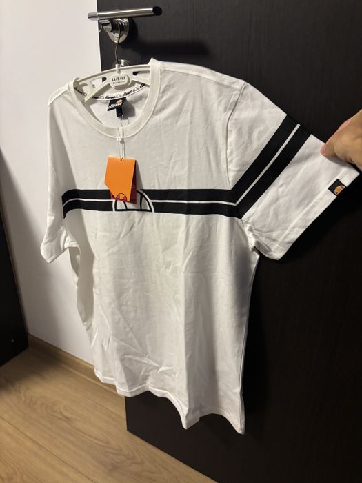 Tricou Ellesse Original - Nou cu eticheta - Marimea M Alb Barbati