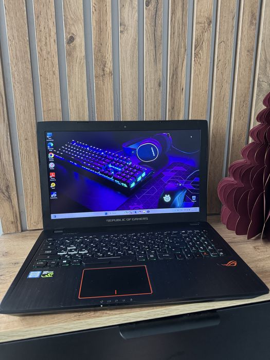 Продам игровой ноутбук asus strix gtx 1050