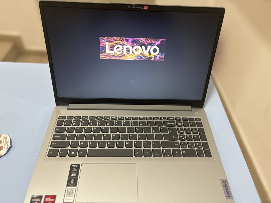 Laptop Lenovo,foarte putin folosit