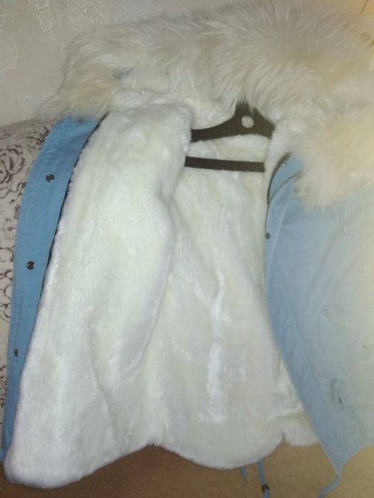 Продам парку женская размер 40-42. цвет голубой,. б/у 1сезон