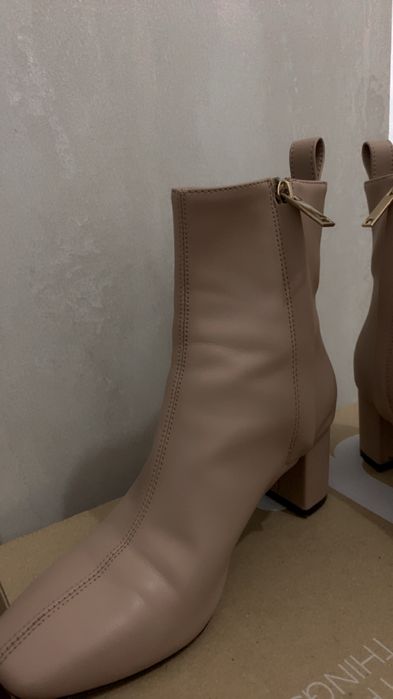 Дамски боти H&M, размер 35 – като нови, носени веднъж