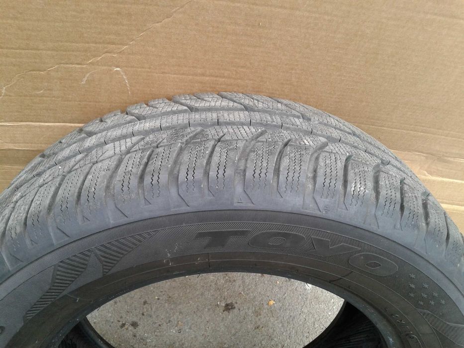 Зимни гуми Toyo 215/60/16