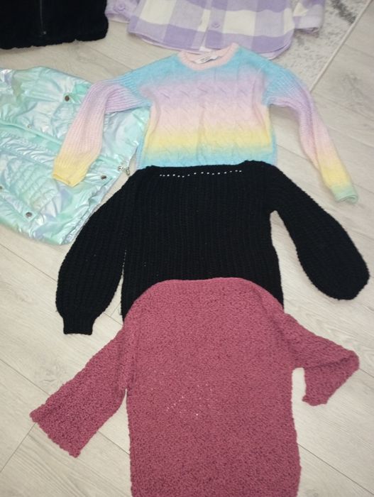 Лот пуловери и връхни дрехи за момиче