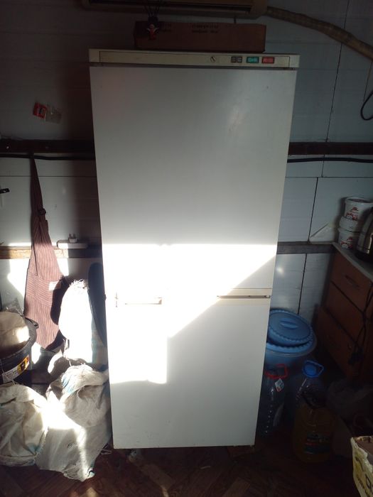 Холодильник рабочий