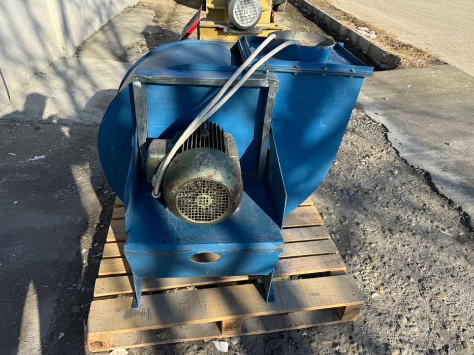 Moara cu ciocanele si ventilator