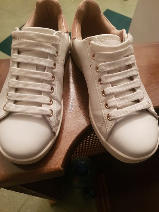 Adidași Stradivarius