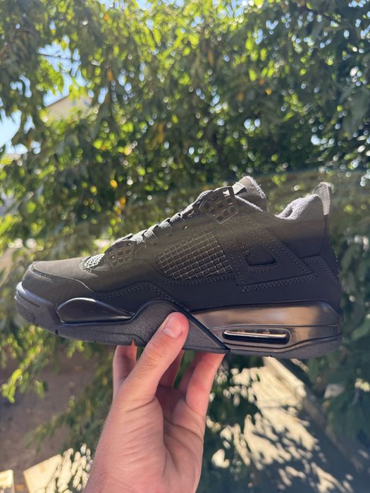 Jordan 4 Black Cat, marimea 39, 43, 44, citeste descrierea