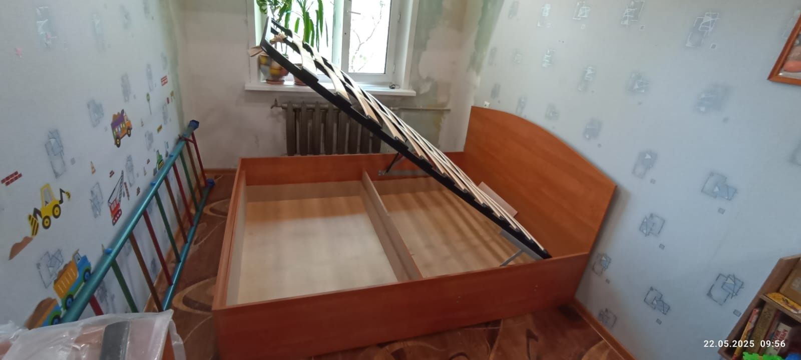 Продам двуспальную кровать