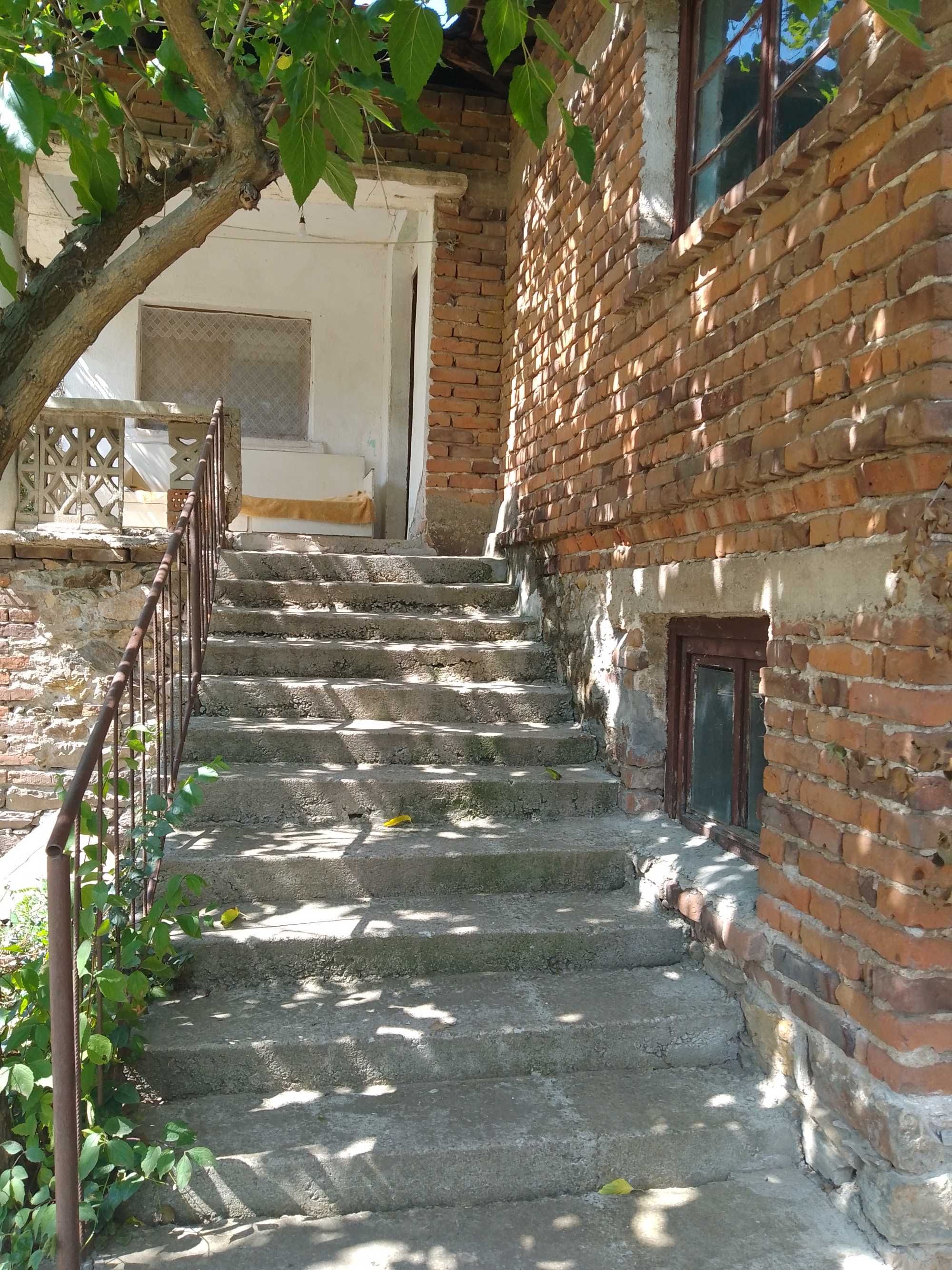 КЪЩА в село Клокотница обл. Хасково