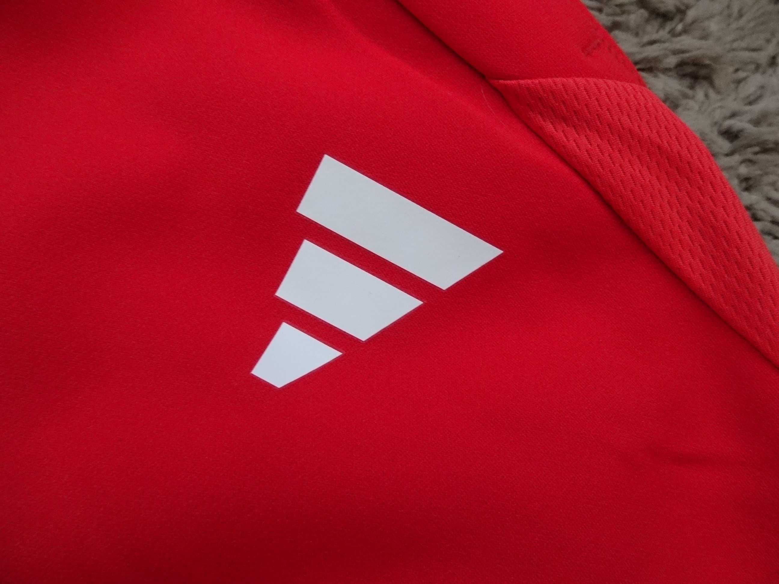 чисто нов adidas bayern munchen
