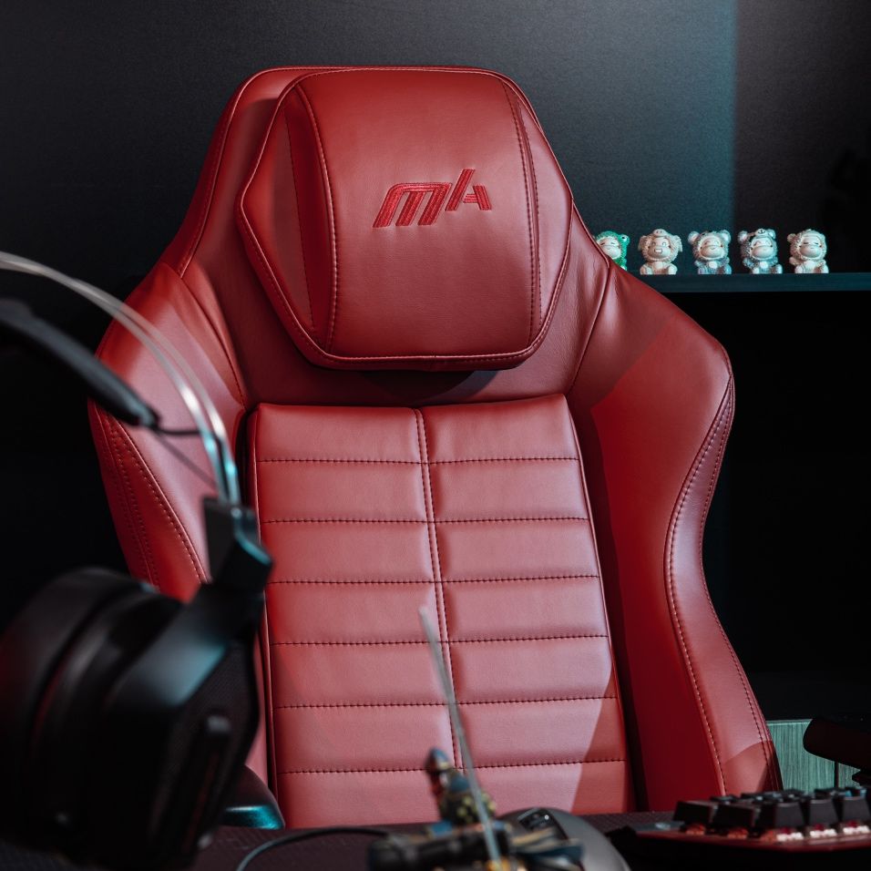 Игровое кресло DX Racer Master Red
