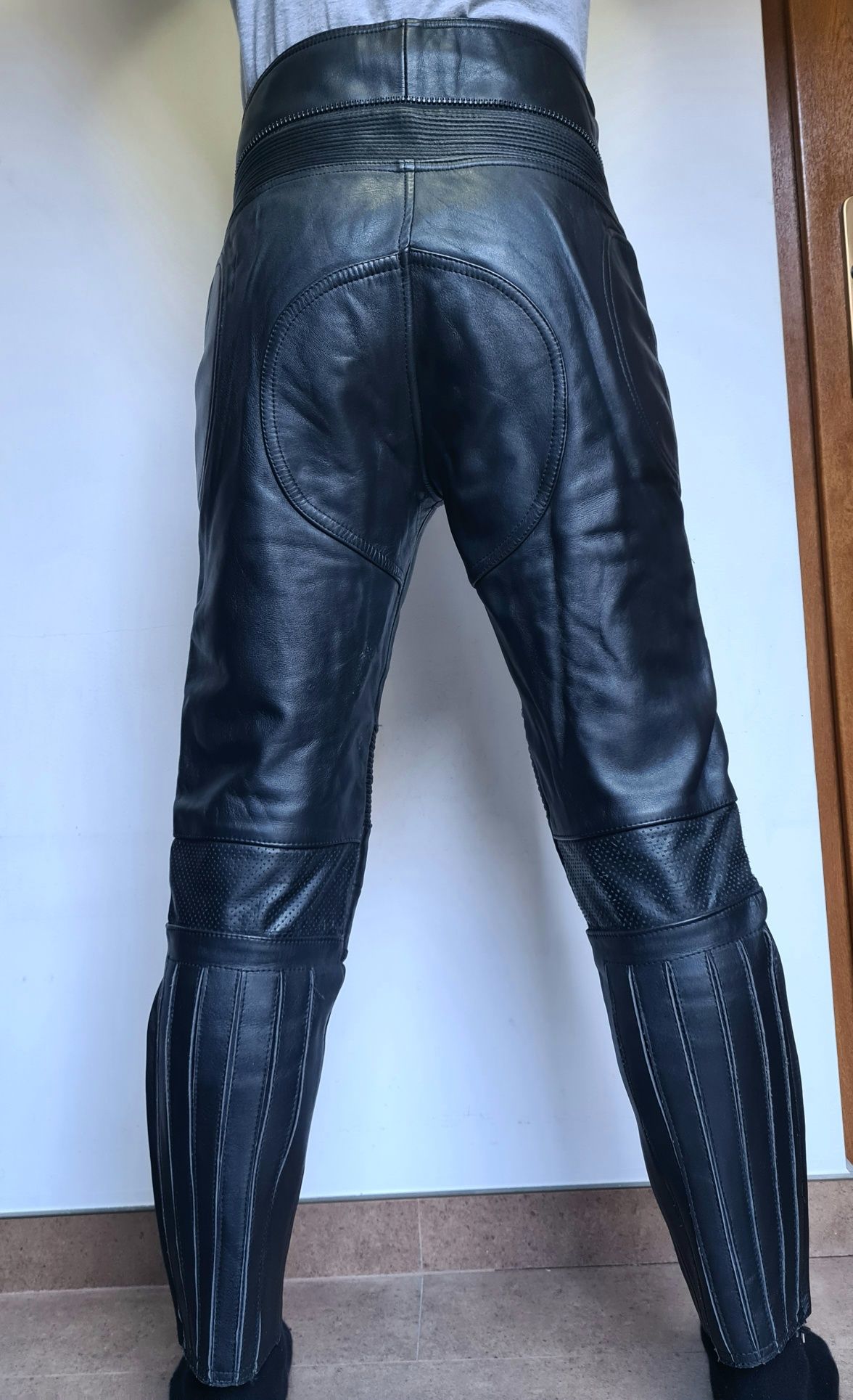 Pantaloni Moto din piele, stare impecabila