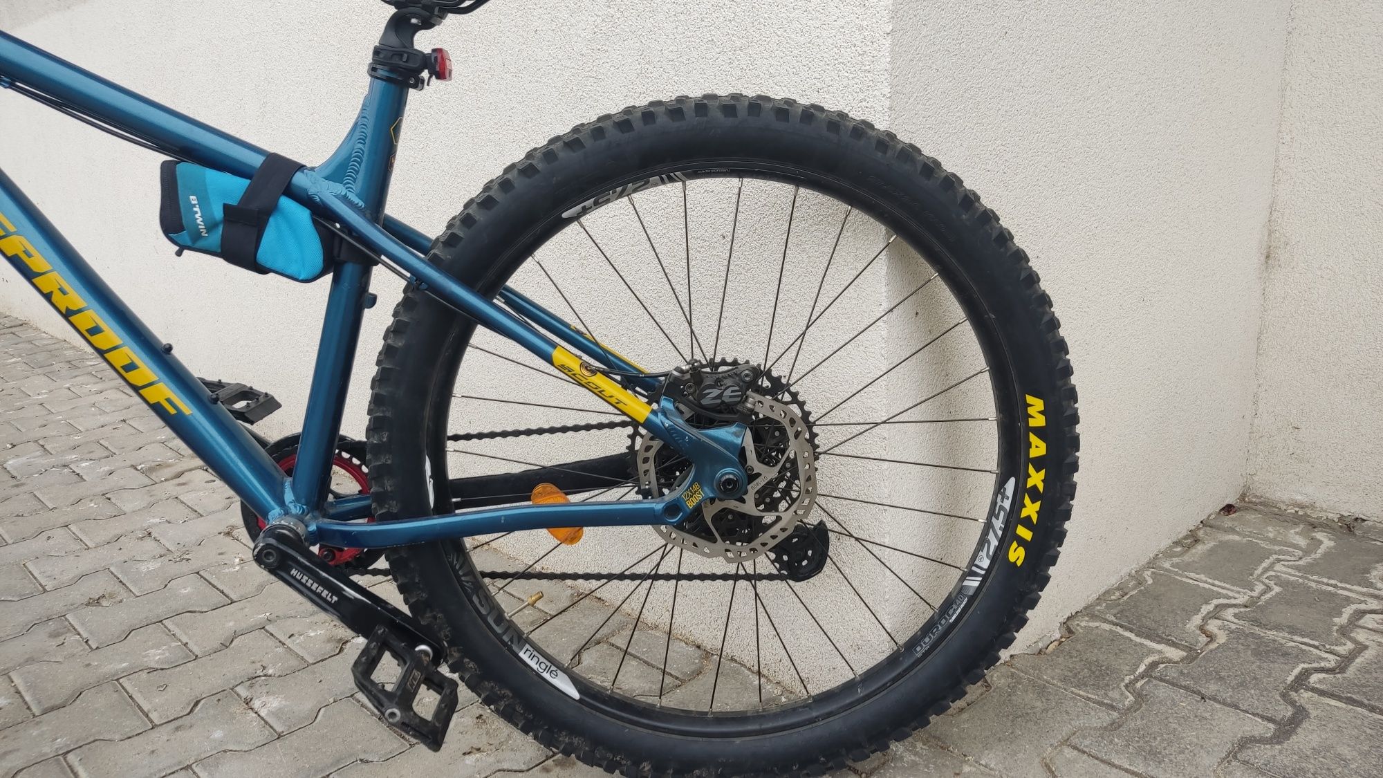 Nukeproof Scout 275 L custom