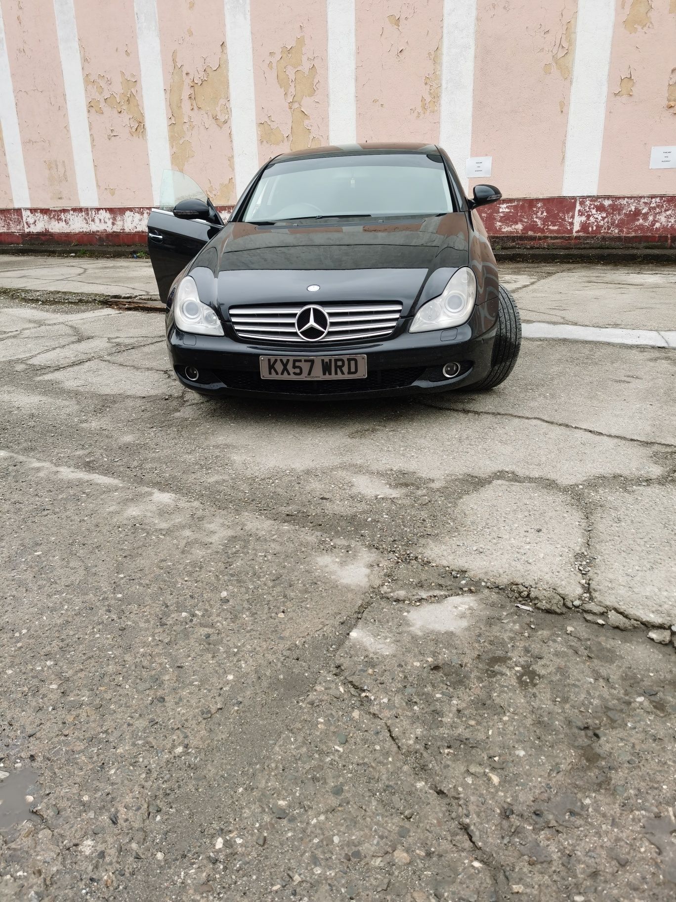 Dezmembrez Mercedes cls w219