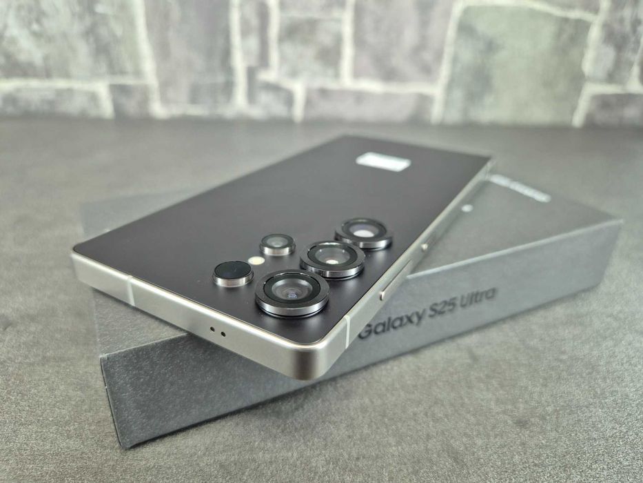 Samsung Galaxy S25 Ultra 512GB Чисто нов! ГАРАНЦИЯ