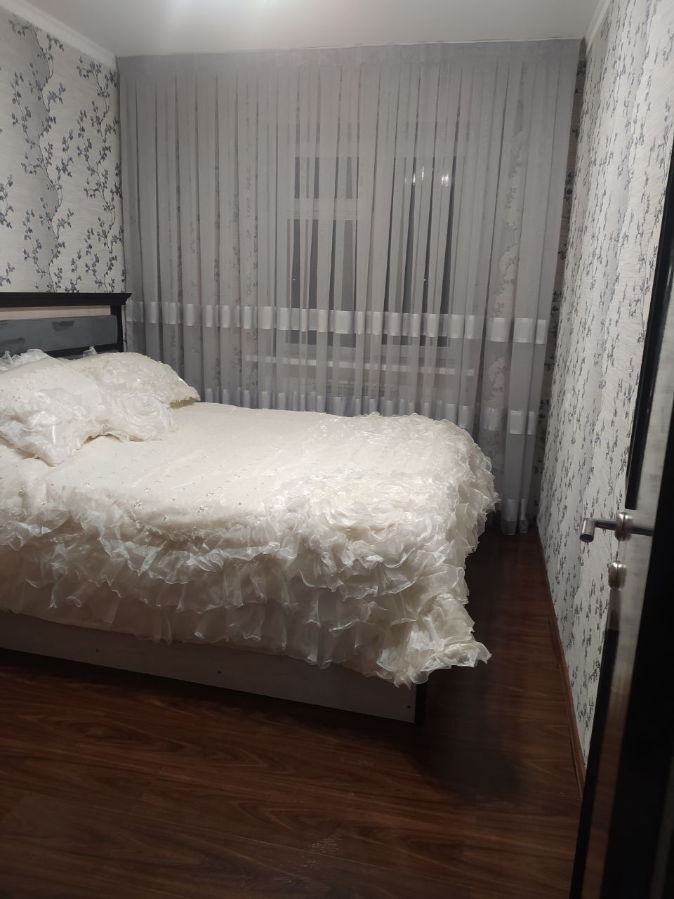 Сдаётся 3 комнатная квартира в городе Алмалык.