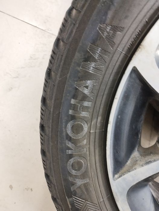 Yokohama 225/55/R17 шипы