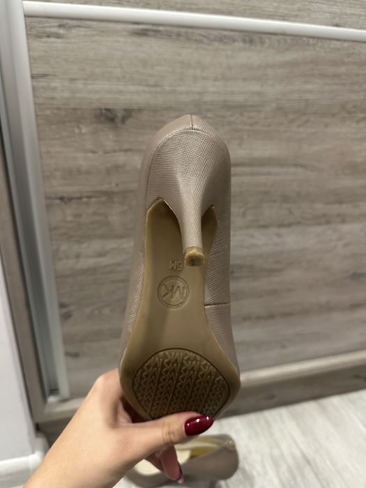 Обувки на ток, Michael Kors