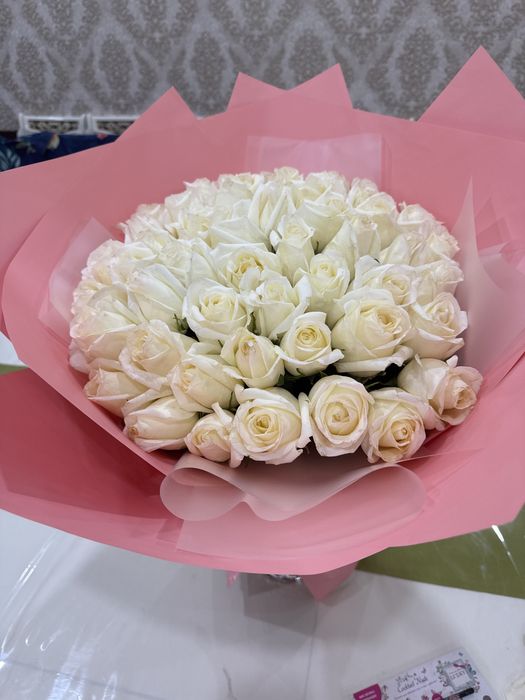 Букет цветов 51 белых роз