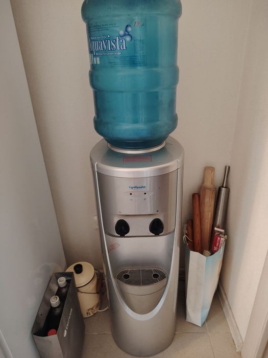 Продам диспенсор для воды