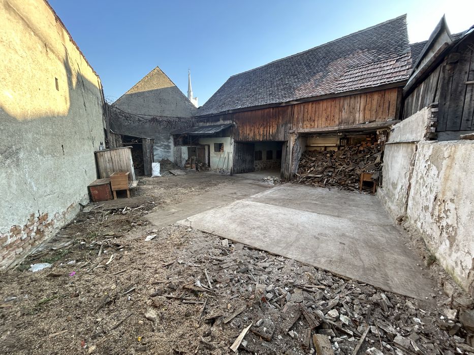 Casa de vanzare , 560 mp curte+gradina