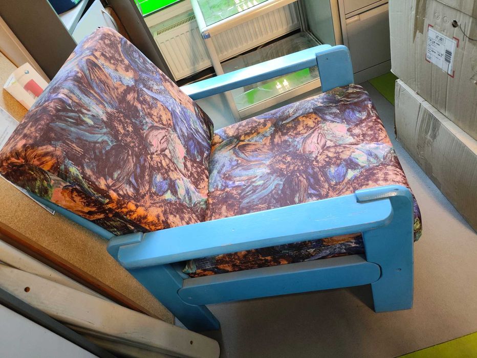 Тапицирани Фотьойли 3 бр и канапе добре запазени и здрави на топ цена