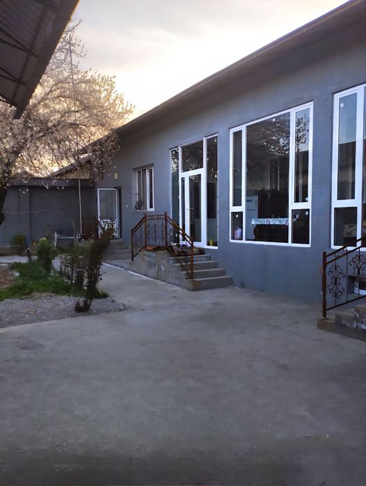 Оккургон шахарда уй сотиди.