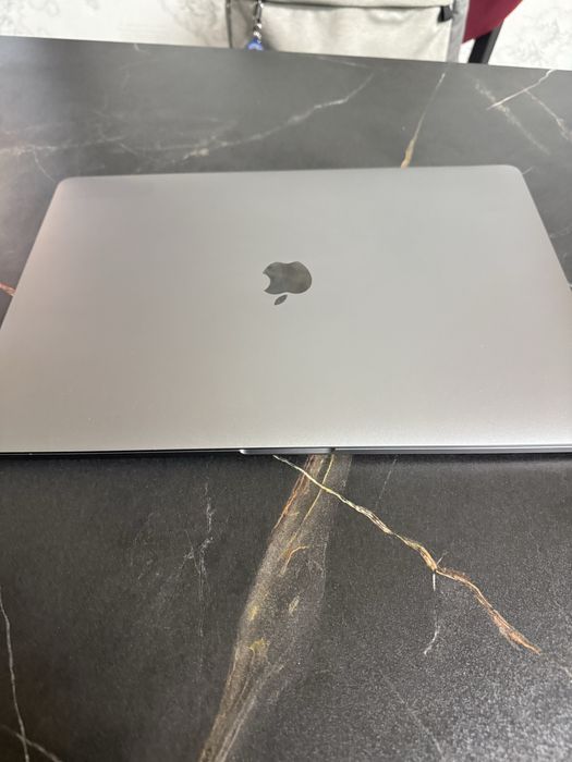 Macbook pro i7 15 inch