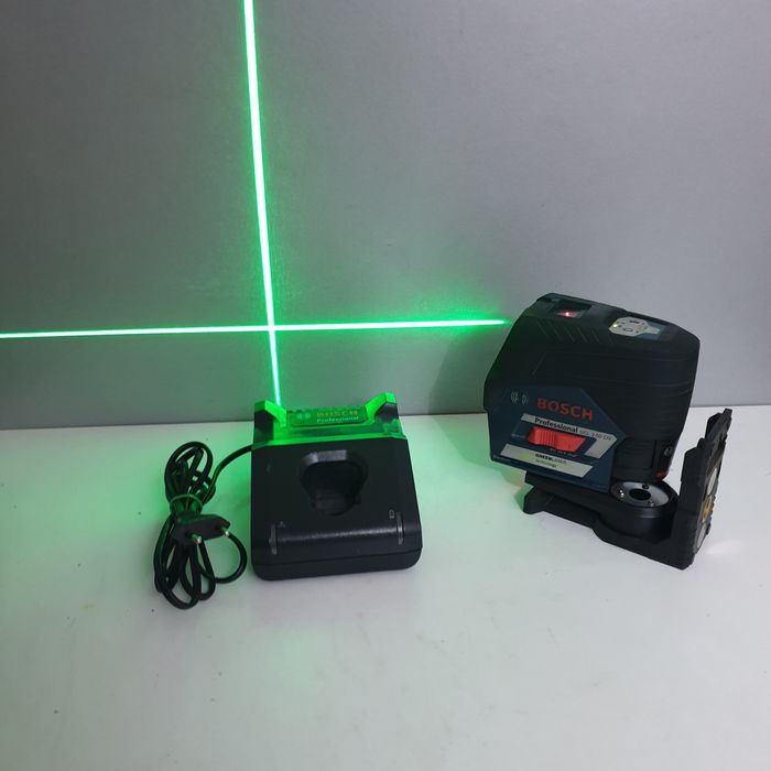 Bosch GCL 2-50CG Laser liniar în cruce raza verde