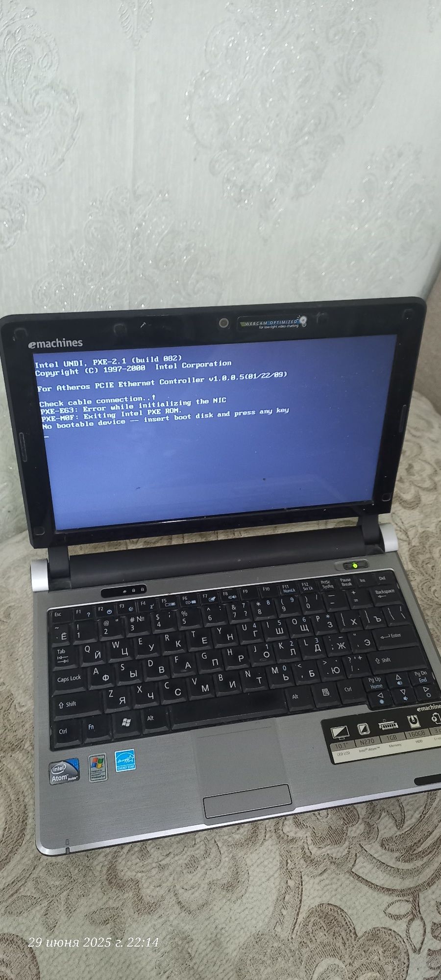 Продам нетбук emachines m250