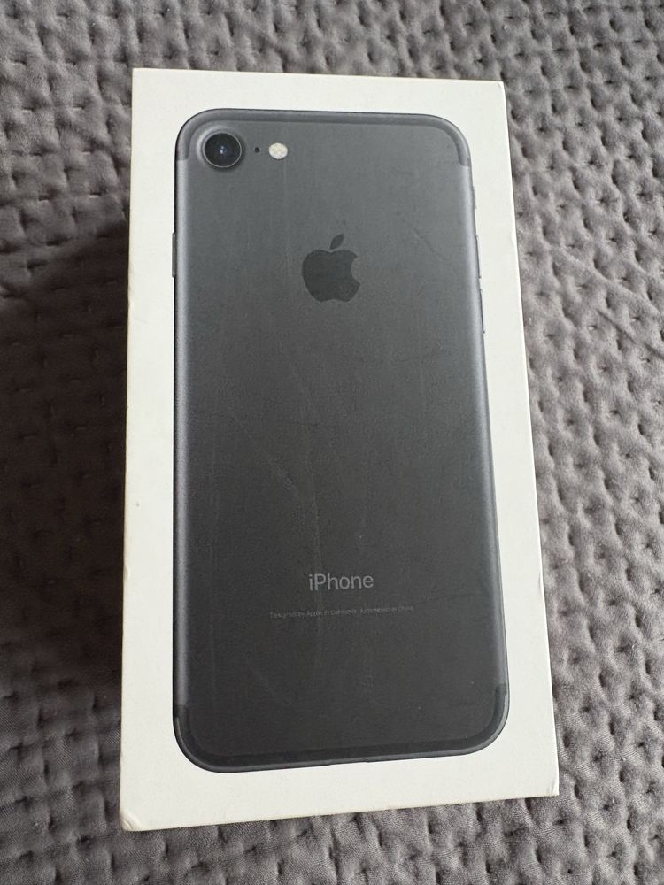 iPhone 7 - 32 GB - черен - 74% капацитет на батерия