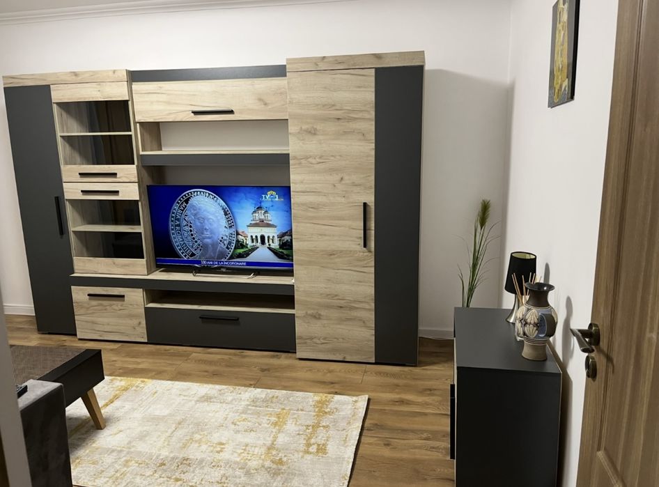 Apartament 3 camere zona intersectie Tg. Cucu cu Podu de Fier
