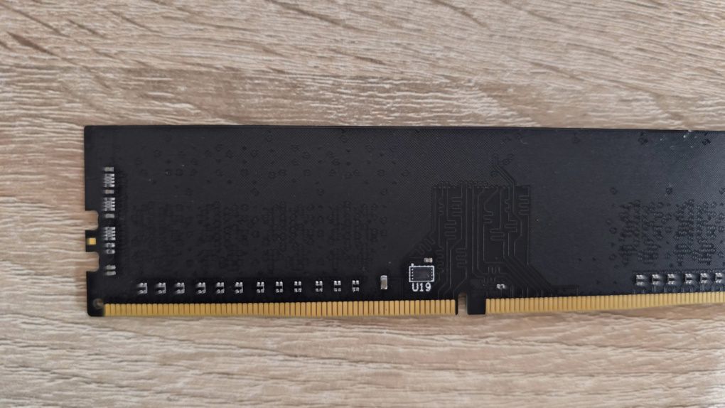 DDR4 8 GB 2400 MHz (PC4-19200) — отлично състояние