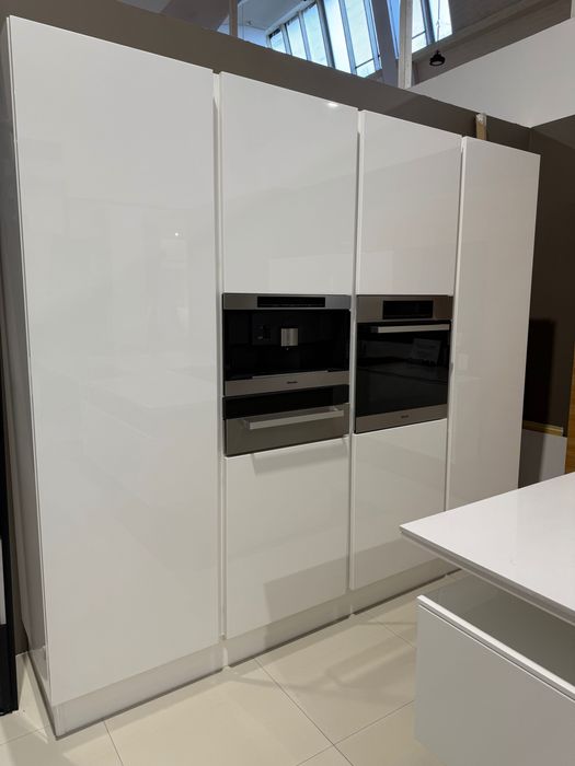 Bucatarie showroom Aster Cucine Contempora - pret  redus