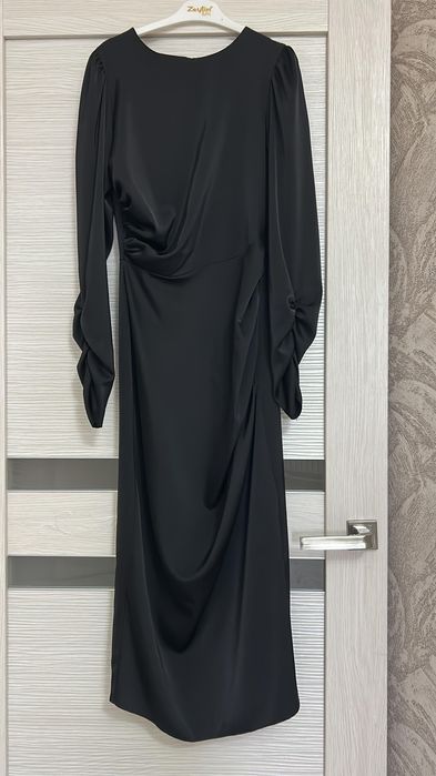 Атласовый платье вечерный