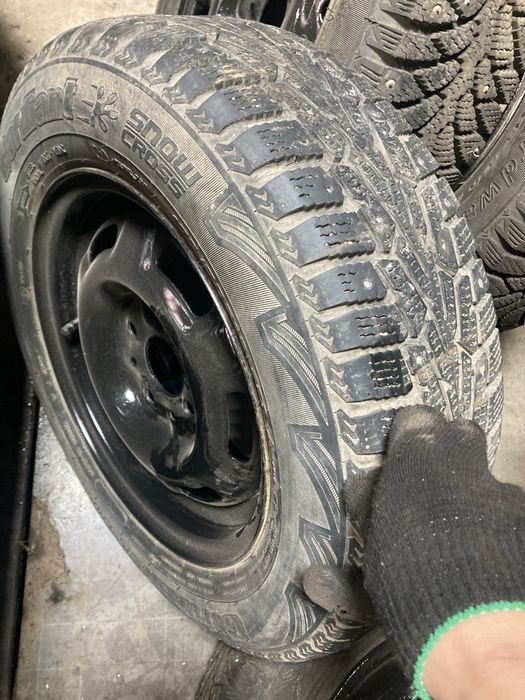 Продам Шина зима на 13 шипы