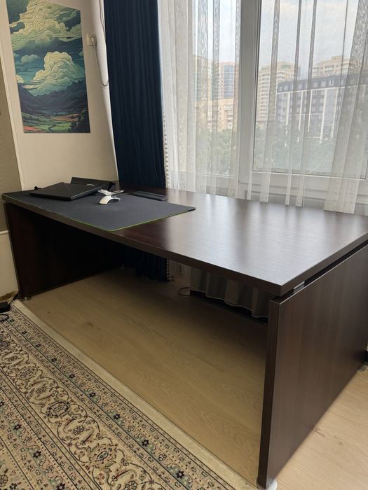 Рабочий стол в отличном состоянии