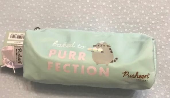 Нов несесер 
Pusheen The Cat