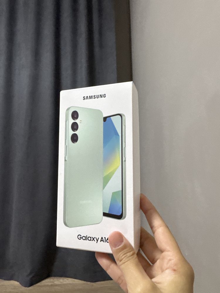 Samsung A16 зеленого цвета