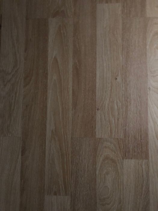 Продавам ламиниран паркет 6 пакета по 2.3 квадрата за 13.8 квадрата