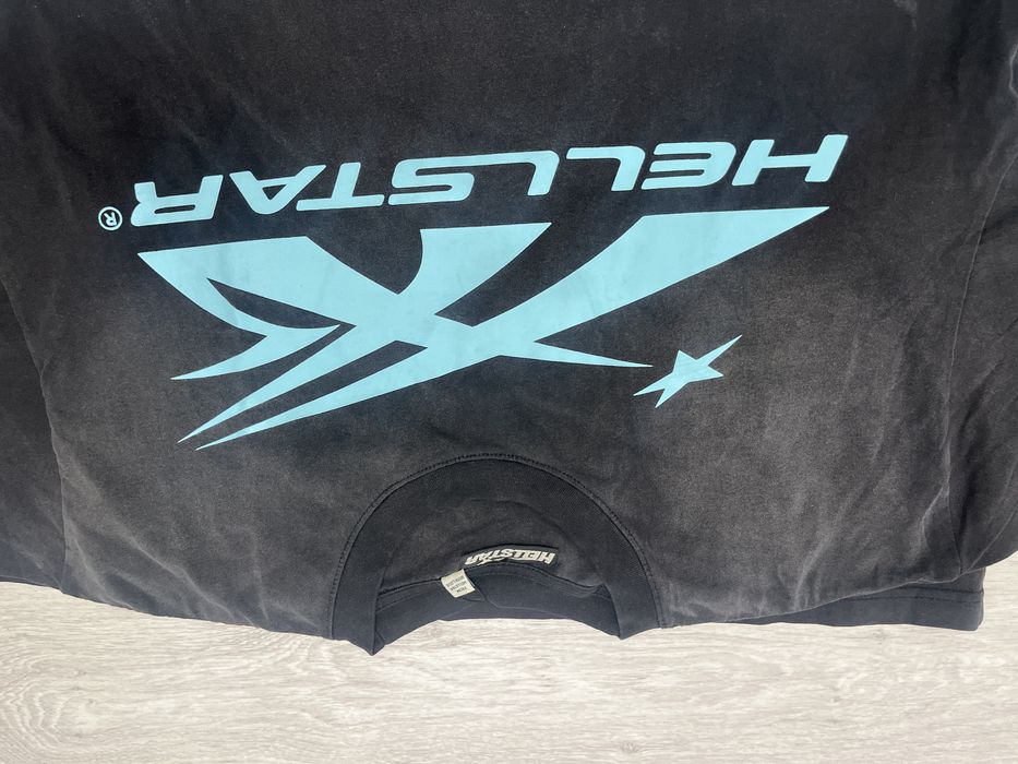 Футболка от бренда Hellstar