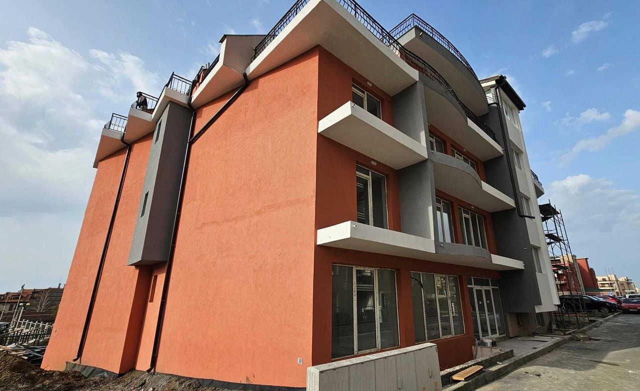 Продава се Двустаен апартамент в Свети Влас - 74 кв.м за 1106 €/кв.м - Снимка #2