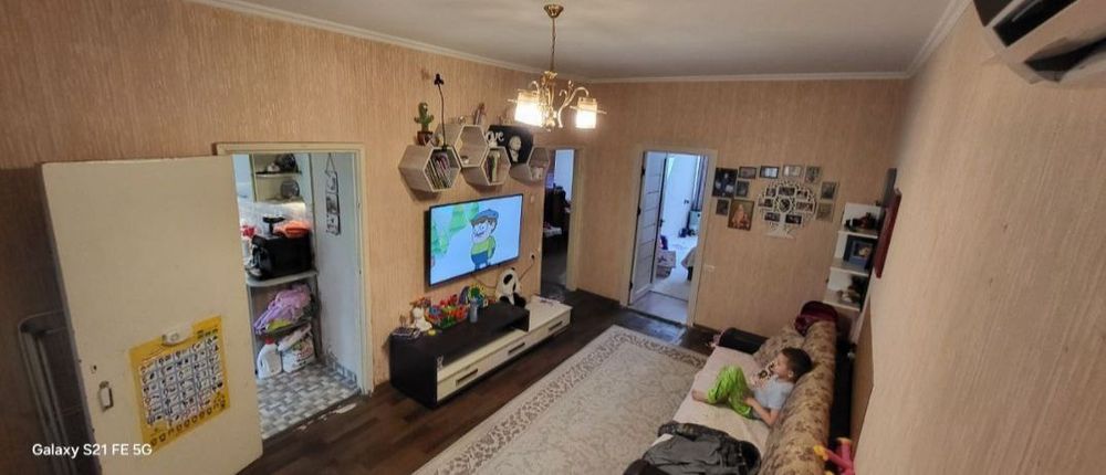 Продаю квартиру 3Х комнатную.