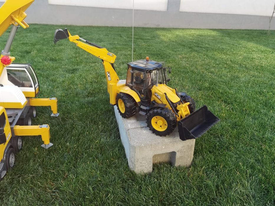 Macara Liebherr-Camion Scania