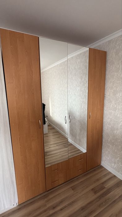 Продам срочно шкаф